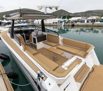 X-POWER – zakoračite u svijet JAMES BOND-a! - cover