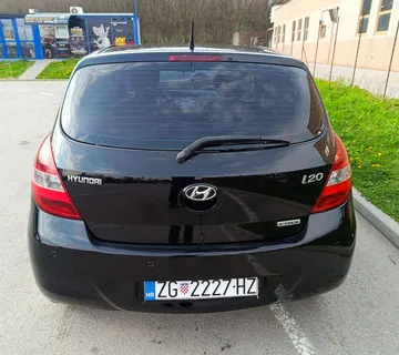 Hyundai i20, 2009.g., 1.6 CRDi - cover