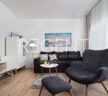 Trogir, centar - Jednosoban stan sa prekrasnim pogledom i loggiom 63 m - cover