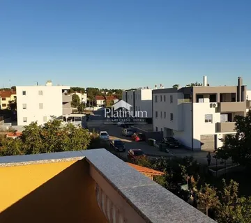 Istra,Veli vrh kuća s četiri zasebna stana na okućnici od 1100 m2 - cover