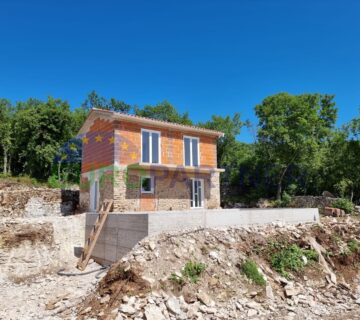 Kamena kuća u okolici Labina sa pogledom na more i bazenom - cover