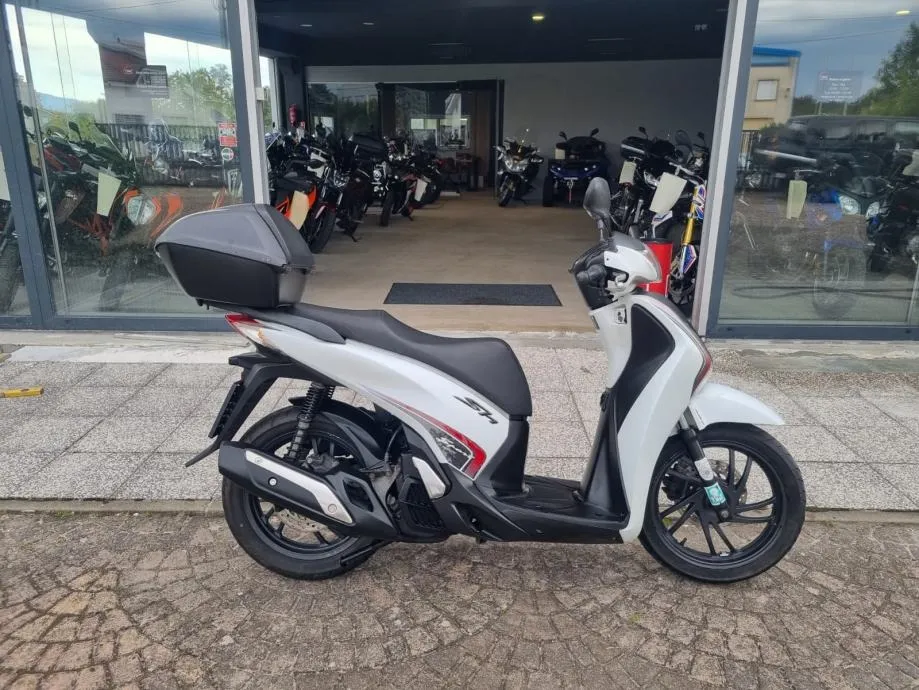 Honda SH 150i ABS, A2 KATEGORIJA, S GARANCIJOM, 2017 god. - cover