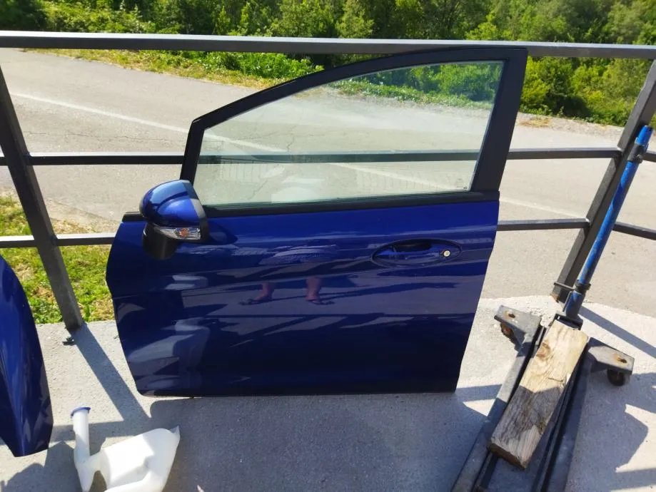 FORD FIESTA VII 2017 PREDNJA LIJEVA VRATA - cover