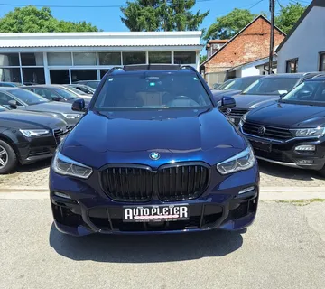 BMW X5 xDrive40d - cover