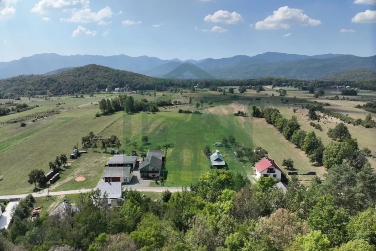 Smiljan, građevinsko i poljoprivredno zemljište, 46000 m²! - cover