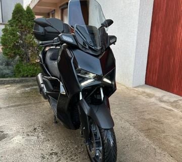 Yamaha XMAX 300 Tech Max 292 cm3, 2024 god. - cover