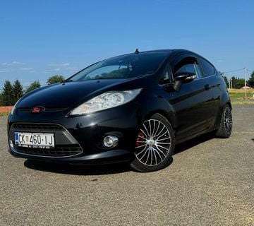 Ford Fiesta Titanium 1.6 TDCI 2010. V. SERVIS, ALU, KLIMA, LED, - cover