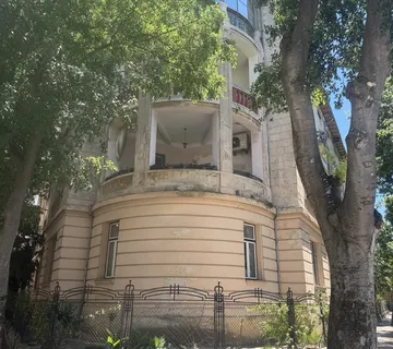 Villa Münz, stan sa zaobljenom lođom, 2. kat, 147 m2, blizina Arene, - Pula