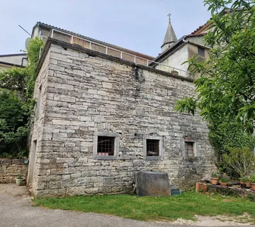 Prodaja, Beram, autohtona kamena kuća cca 220 m² za adaptaciju, KO-125 - Beram, Pazin