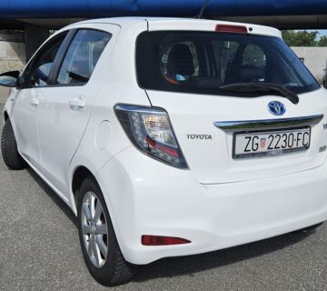 Toyota Yaris hybrid - cover