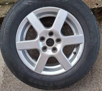 Gume ljetne Nokian 195/65/15 4 kom s alu felgama - Delnice