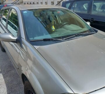 Renault Megane - cover