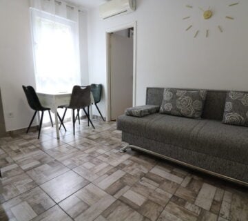 Pula-apartman za 3do4osobe, parking 60€ - cover