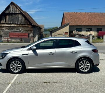 Renault megane - cover