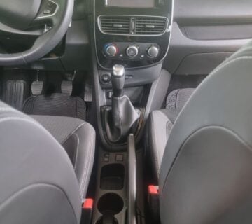 Renault Clio 1.5dCi - cover