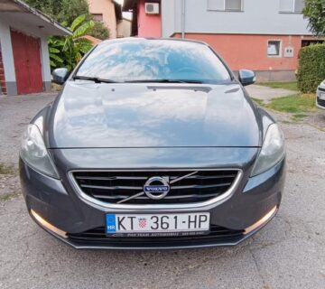 VOLVO V40 D2 1.6d 2023. Top stanje! - cover