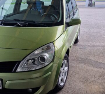 Renault Scenic - cover