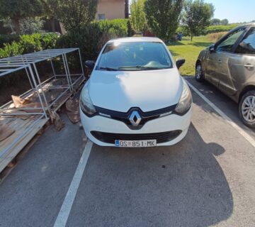 Renault Clio - cover