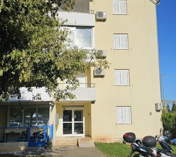 Umag, nadomak centara , Moela , blizina mora i plaže