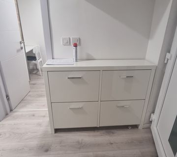 Iznajmljujem stan 70 m² studenticama - cover