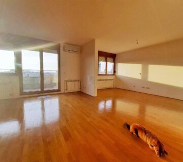 Zagreb, Trešnjevka, luksuzni peterosobni stan- penthouse, terasa 40 m2, 3 park. mjesta - cover