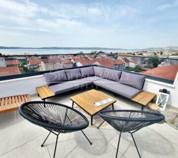 Prekrasan PENTHOUSE s panoramskim pogledom na more! - cover