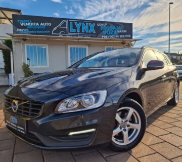 Volvo V60  D2 Momentum-BRZI KREDIT-LEASING BEZ DEPOZITA - cover