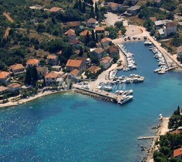 Atraktivno građevinsko zemljište na otoku Žmanu, 70 m od mora i plaže - cover