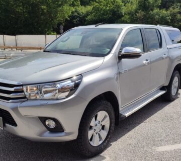 Toyota Hilux  2.4 D 4WD 1. VLASNIK REDOVIT SERVISIRAN - cover