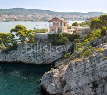 Šibenik, ekskluzivna villa na osami. - cover