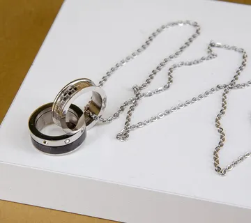 Lančić s privjeskom - Double ring - cover