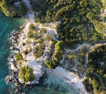 Zemljište za Beach bar- prvi red uz more-Makarska Rivijera - cover