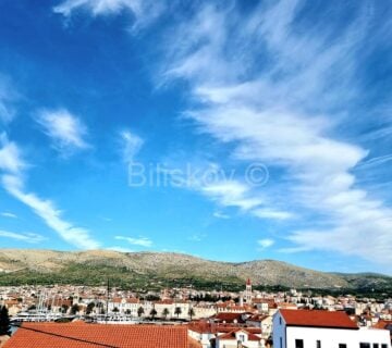 Trogir, dvojna kuća u blizini centra grada, prodaja - cover