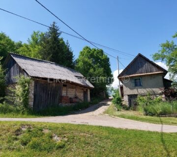 PERUŠIĆ - Prvan selo - starinska kuća i štala, okućnica - cover