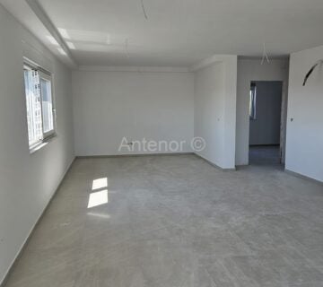 PRIVLAKA - apartmani u novogradnji, 80 m do mora - cover