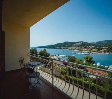 SEGET VRANJICA APART-HOTEL UZ MORE - cover