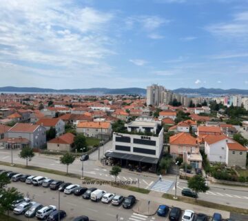 STAN SMILJEVAC-prekrasan, panoramski pogled! - cover