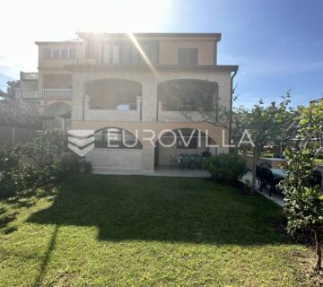Štinjan, kuća u nizu s vrtom i pogledom more NKP 300 M2 - cover