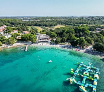 Obiteljska kuća sa 4 sobe, garaža, blizu plaže, Medulin, Banjole - cover