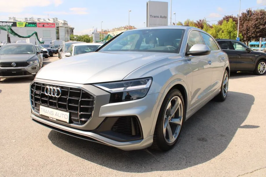 Audi Q8 55 TFSI Quattro S-Line *PANORAMA,LED,NAVIGACIJA,KAMERA* - cover