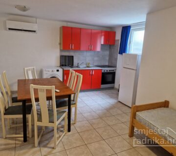 Apartman za do 4 radnika u Umagu - cover