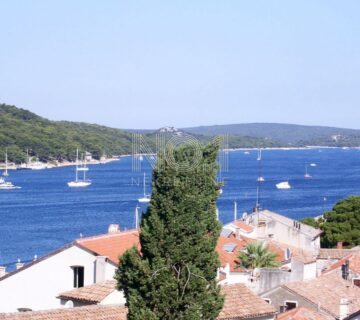 Mali Lošinj - stara villa sa 6 apartmana - cover