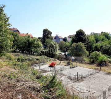 GRAĐEVINSKO ZEMLJIŠTE SA DOZVOLOM I TEMELJIMA, 1.157 m2, LUKŠIĆI, ZG - cover