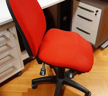 Stolica uredska sa velikim brojem podešavanja - cover