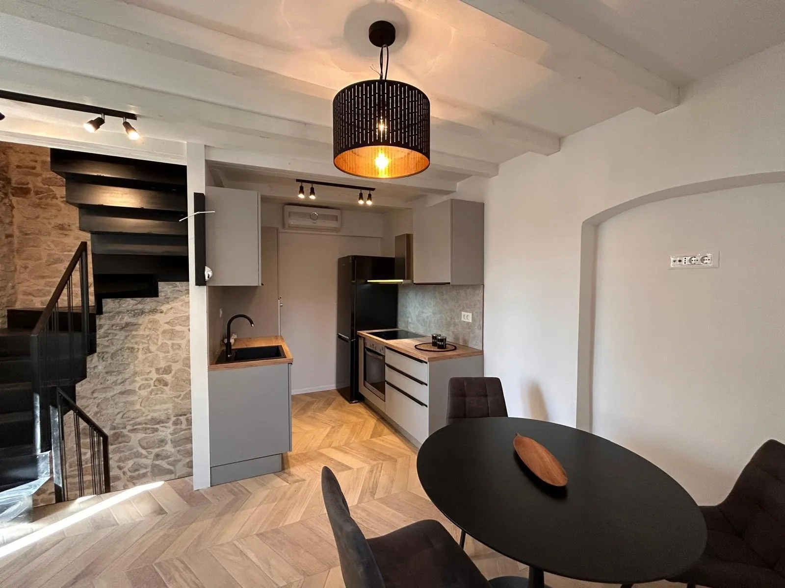 Kamena kuća Kaštel Štafilić, 60.00 m2 - cover