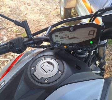 Prodaje se Yamaha MT 07 2020. reg 2/25 1. Vl. samo☆8825☆km - cover