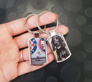 Metalni privjesak sa slikom u boji - cover