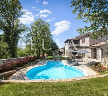 Istra, Tinjan, kamena vila 300 m2 s bazenom na prodaju - cover