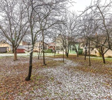 Podsused, građevinsko zemljište ukupne površine 1700 m2 - cover