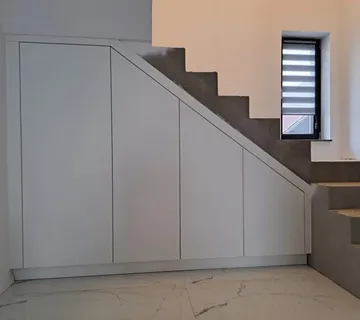 Ormar ispod stepenica - cover